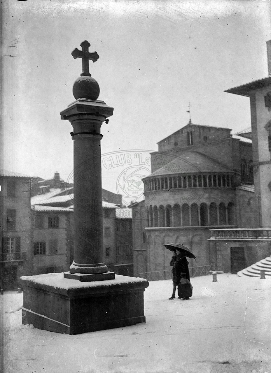 La “colonna Infame” di Piazza Grande (o Vasari)