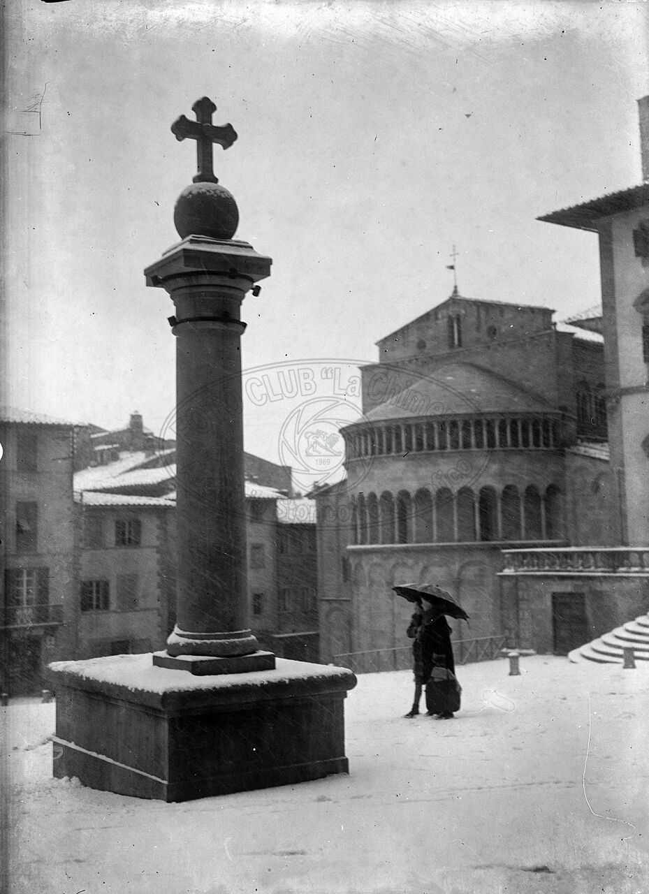 La “colonna Infame” di Piazza Grande (o Vasari)