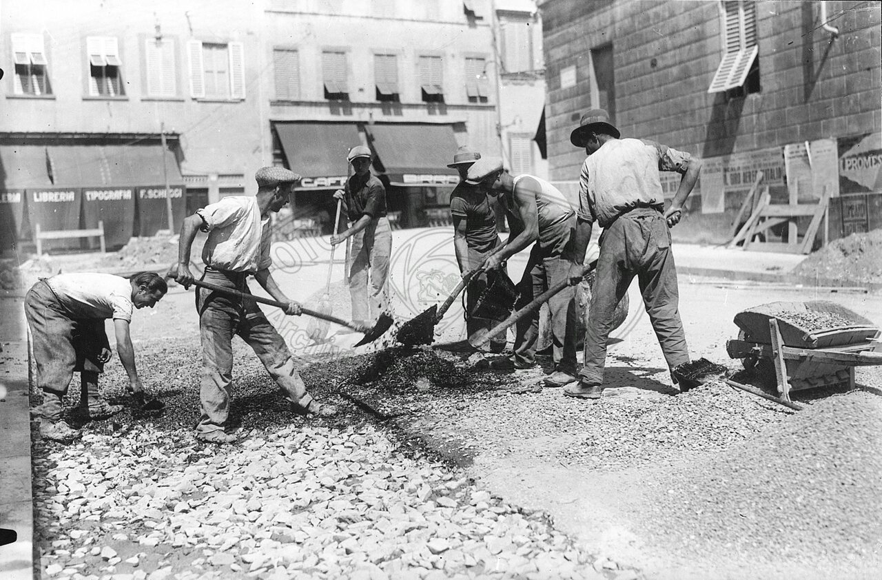 Lavori stradali in Via Guido Monaco