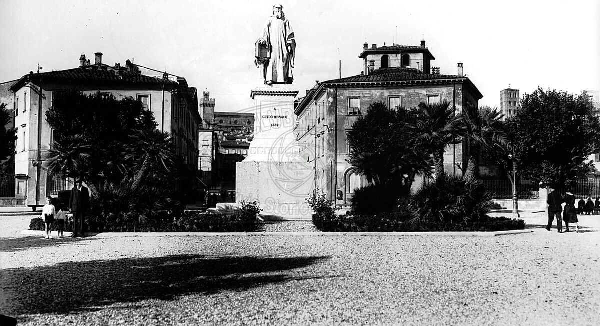 Piazza Guido Monaco