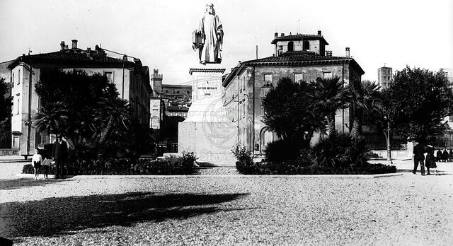 Piazza Guido Monaco