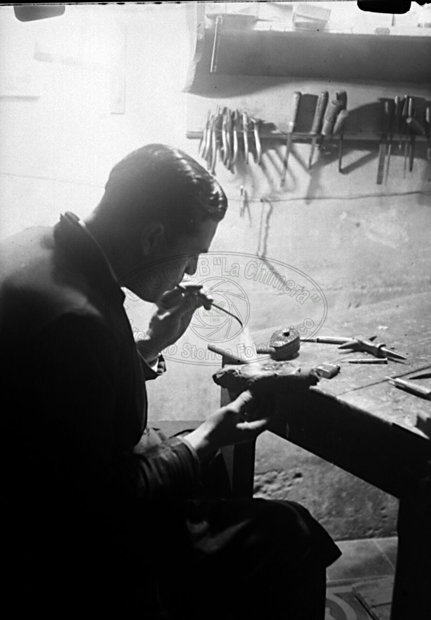 Orafo al lavoro