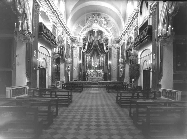 Interno di chiesa