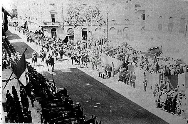 Manifestazione in Via Guido Monaco