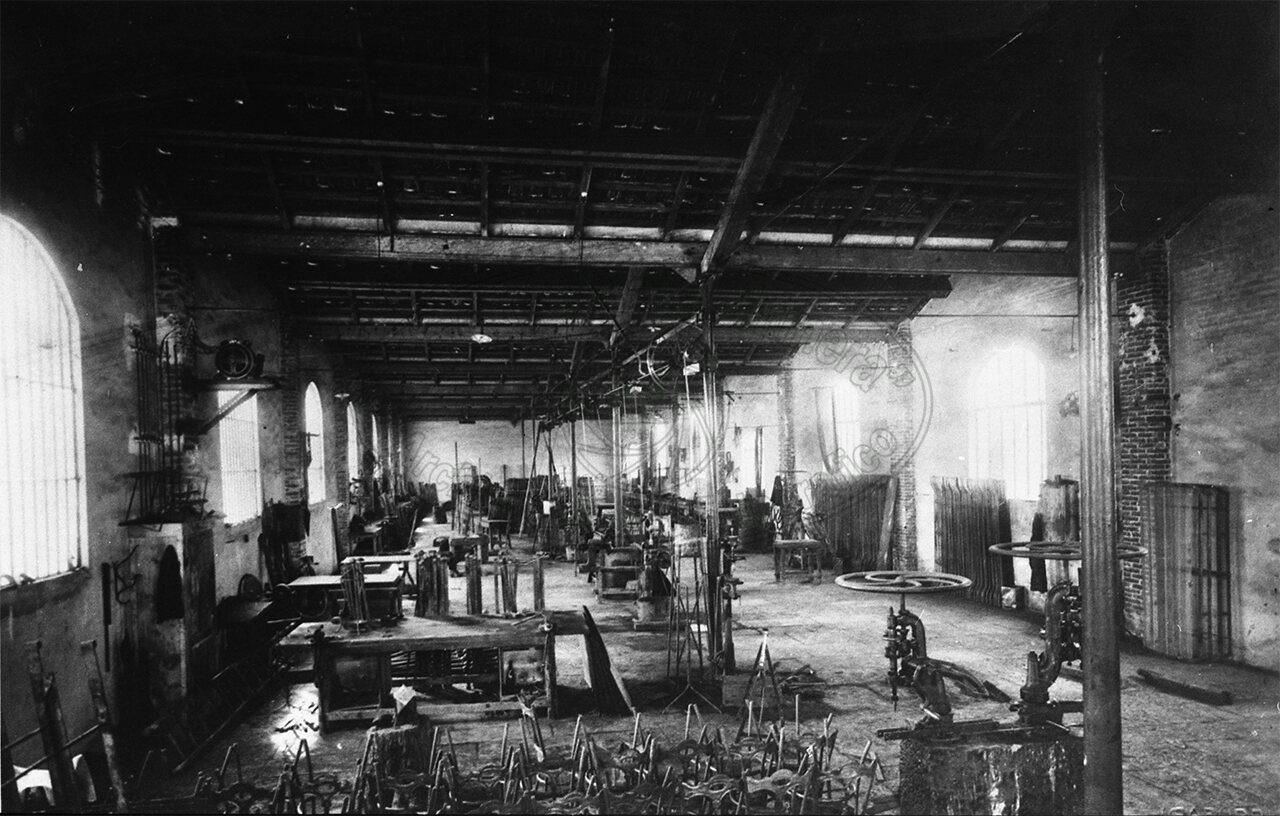 Fabbrica di mobili in ferro