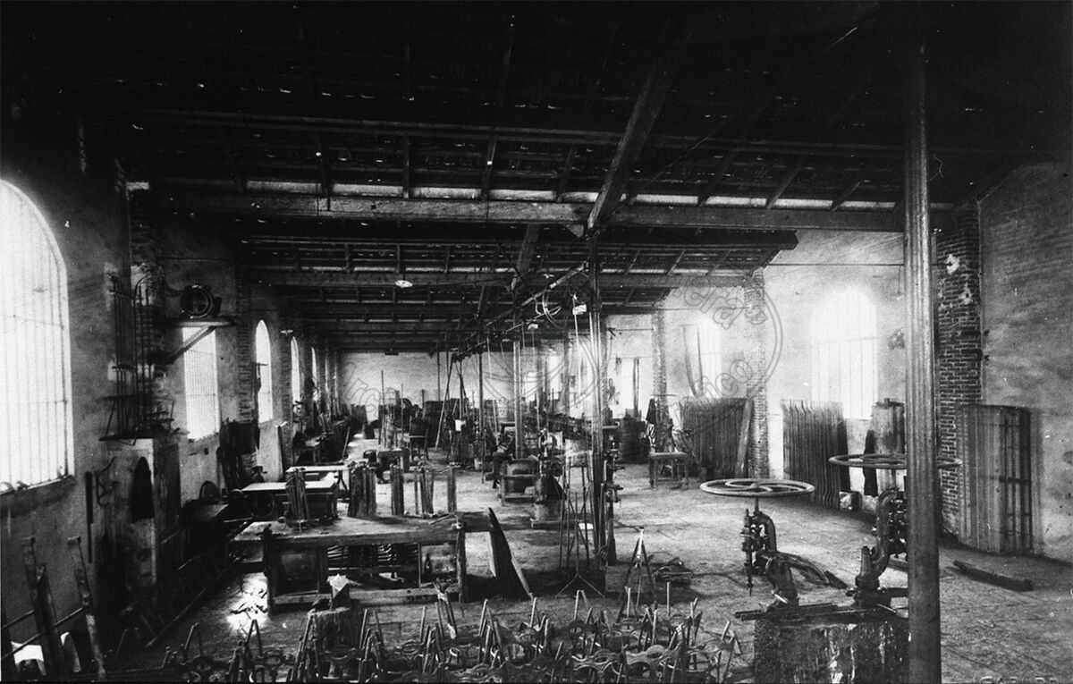 Fabbrica di mobili in ferro