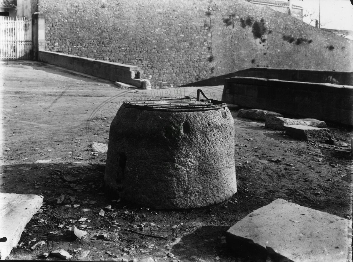Piazza di Porta Crucifera