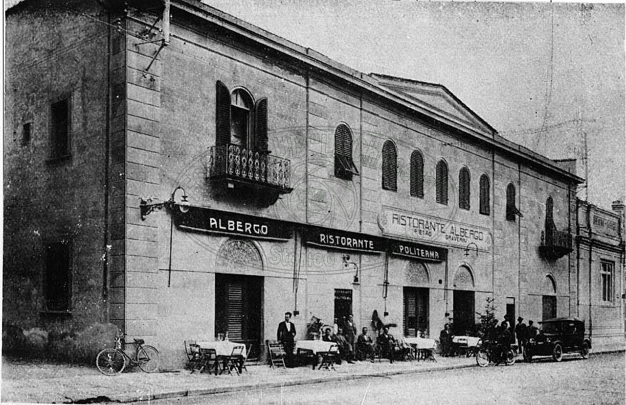 Albergo Ristorante Politeama in Via Guido Monaco