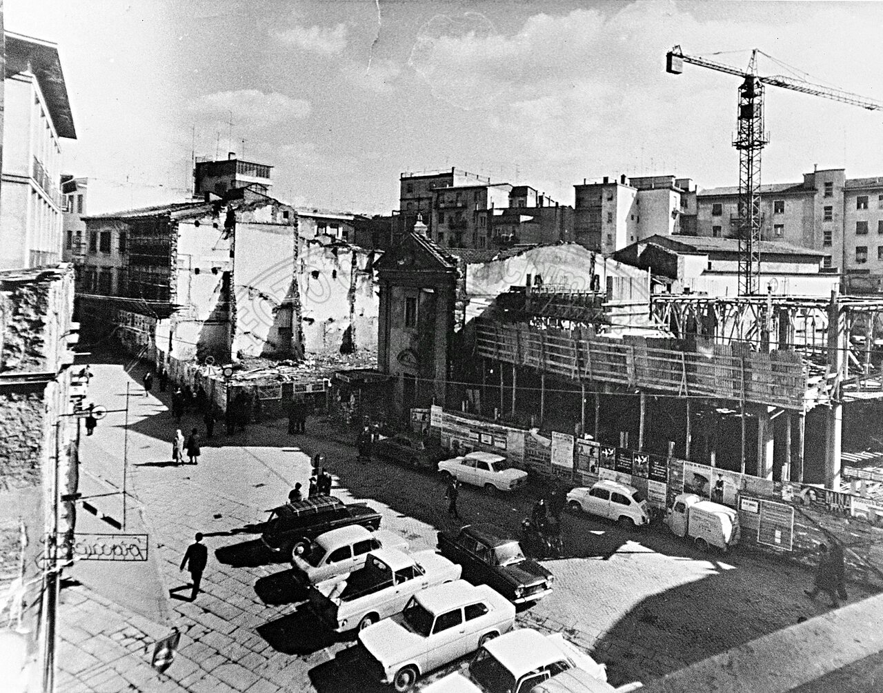 Piazza S. Iacopo (Jacopo)