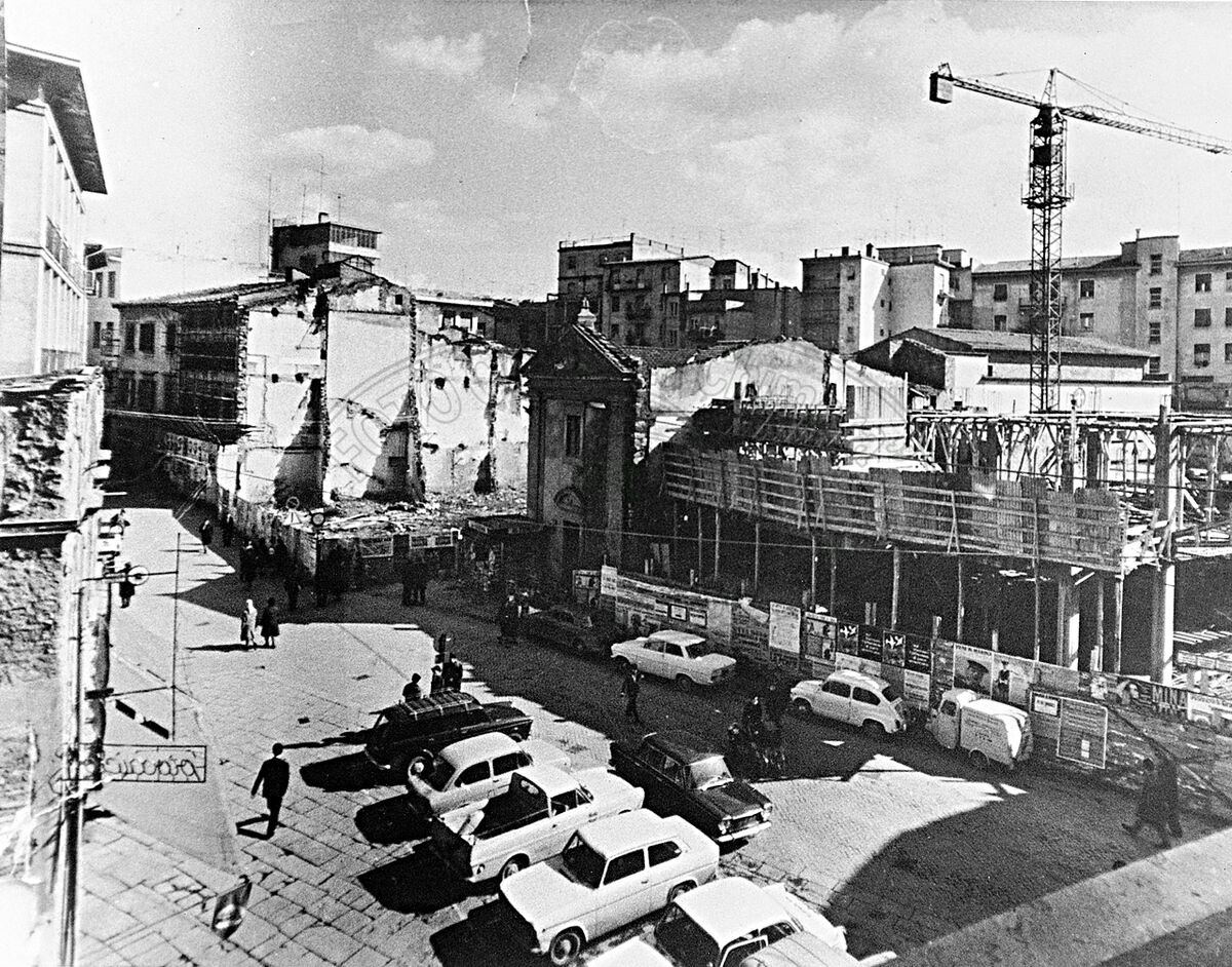 Piazza S. Iacopo (Jacopo)
