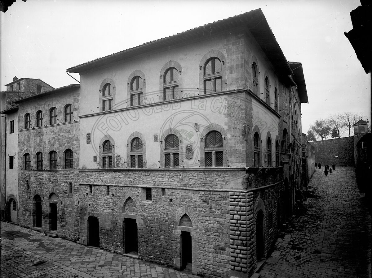 Isolato con il palazzo Albergotti (parte inferiore del Palazzo Pretorio)