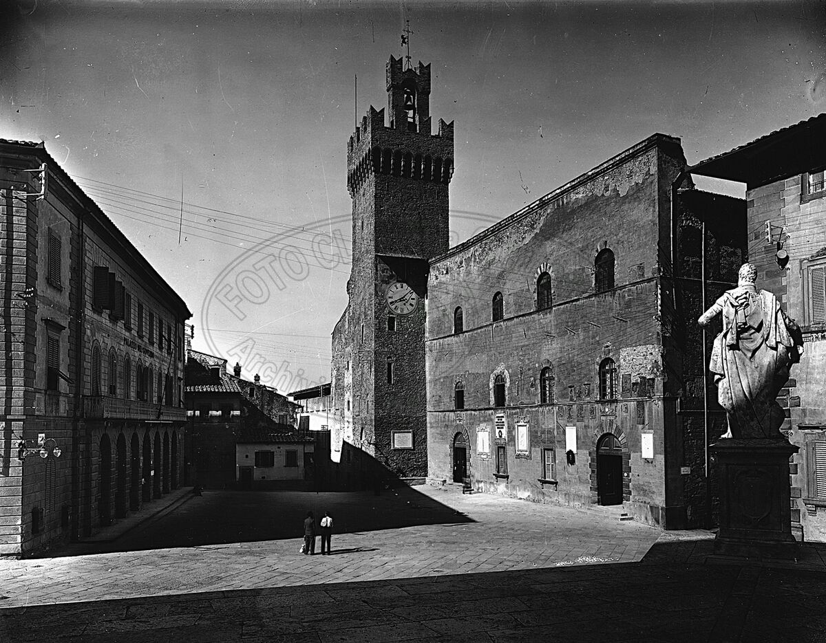 Piazza del Comune (dei Priori, della Libertà)