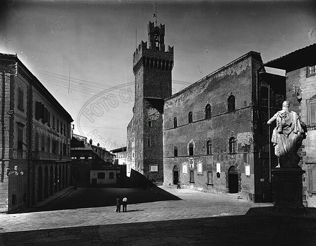 Piazza del Comune (dei Priori, della Libertà)