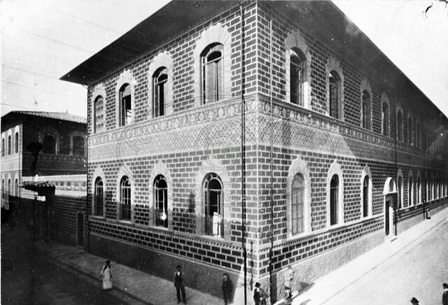 La R. Scuola Normale in Via Porta Buja