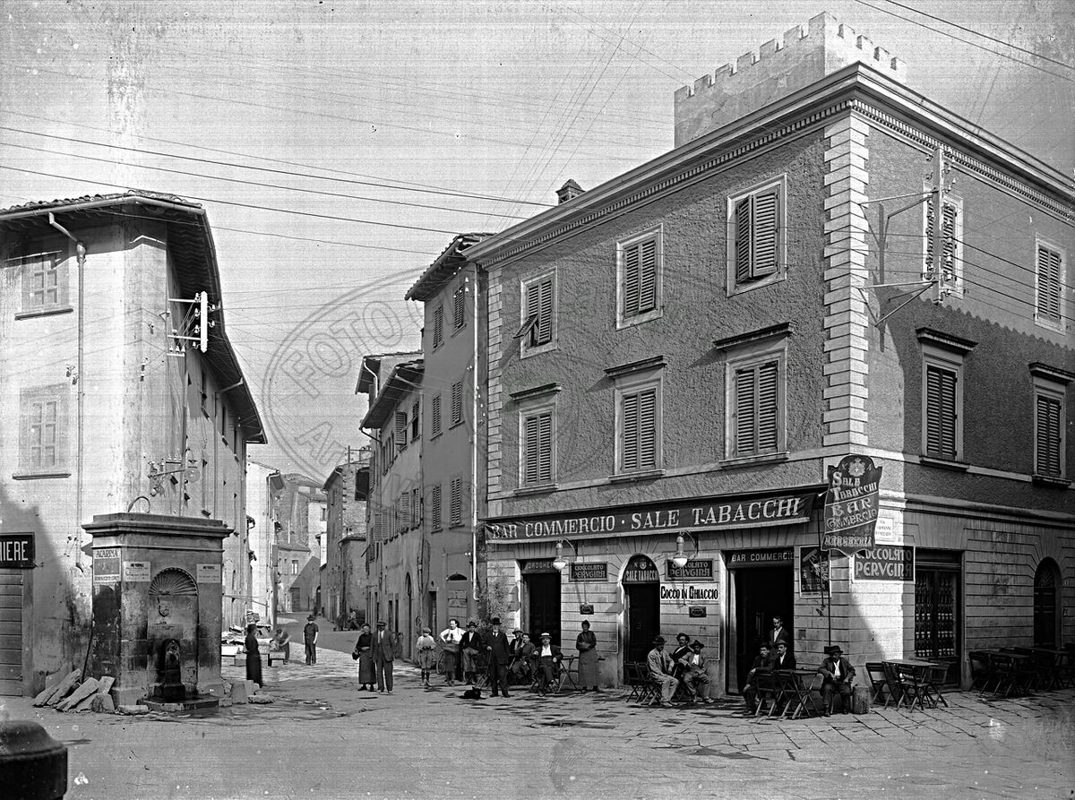 Piazza S. Iacopo (Jacopo)