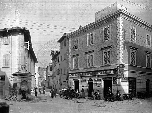 Piazza S. Iacopo (Jacopo)