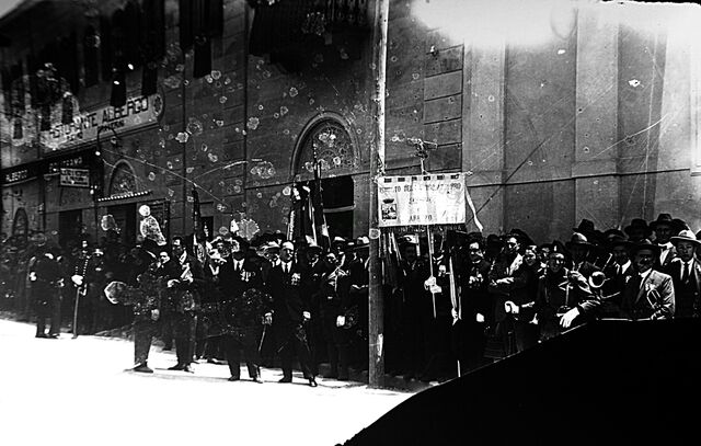 Manifestazione in Via Guido Monaco