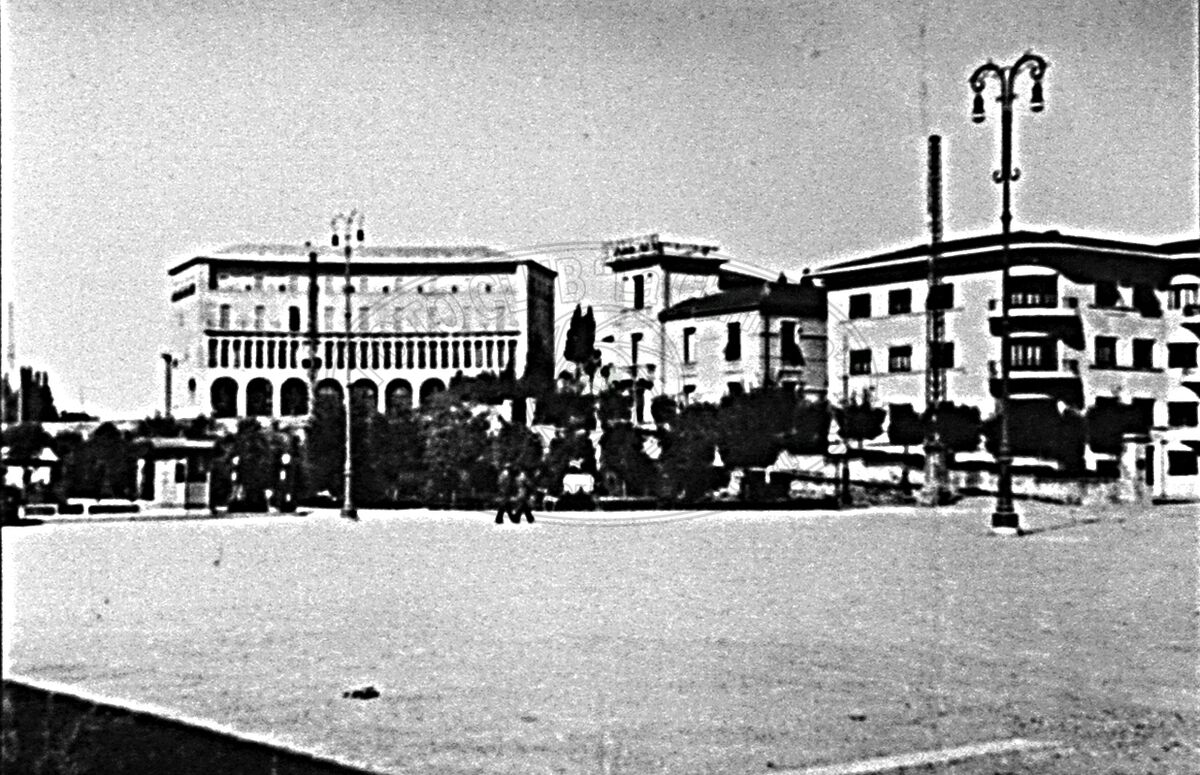 Piazza della Repubblica (già della Stazione e Piazzale del Duce)