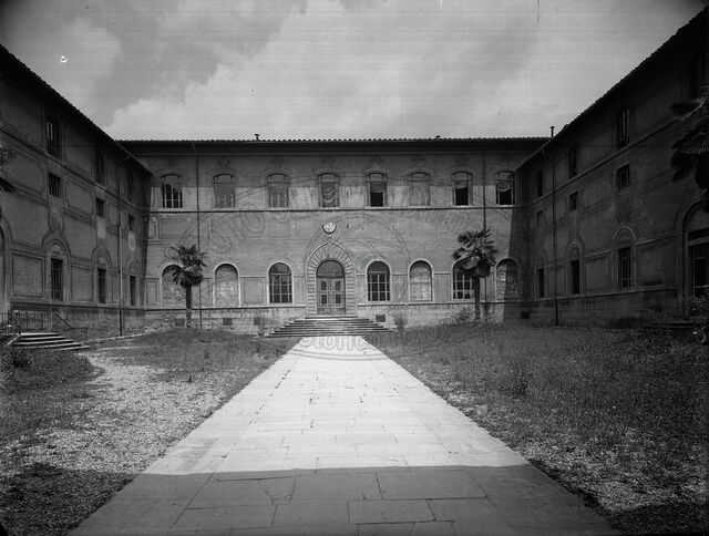 Cortile della R. Scuola Normale in Via Porta Buja