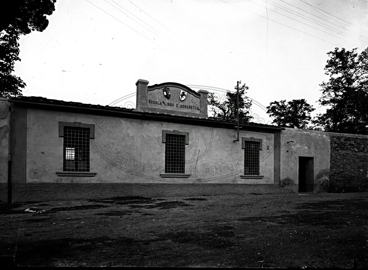 Scuola elementare “Libro e moschetto”