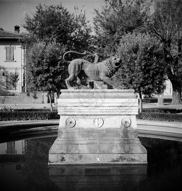 Vasca con chimera