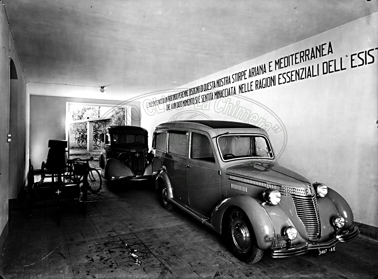 Un garage della Croce Bianca