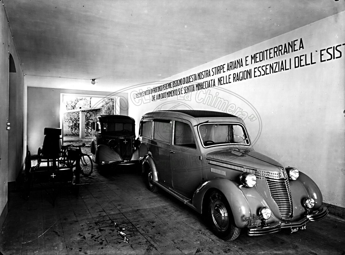 Un garage della Croce Bianca