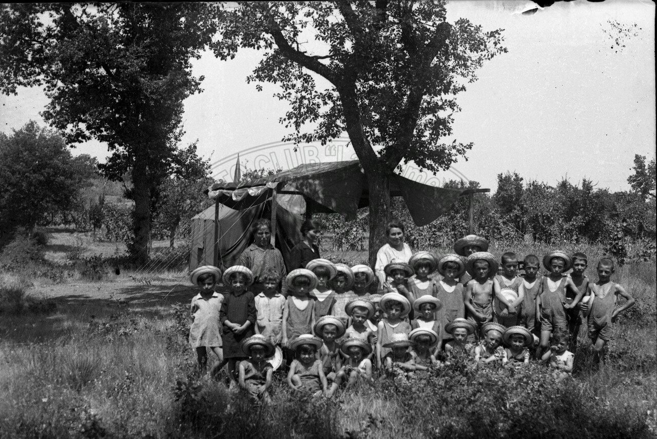 Bambini in colonia estiva