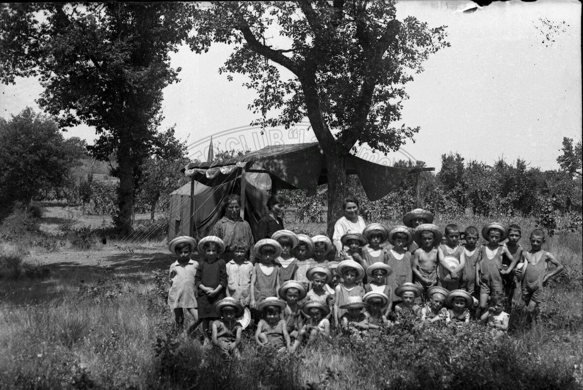 Bambini in colonia estiva