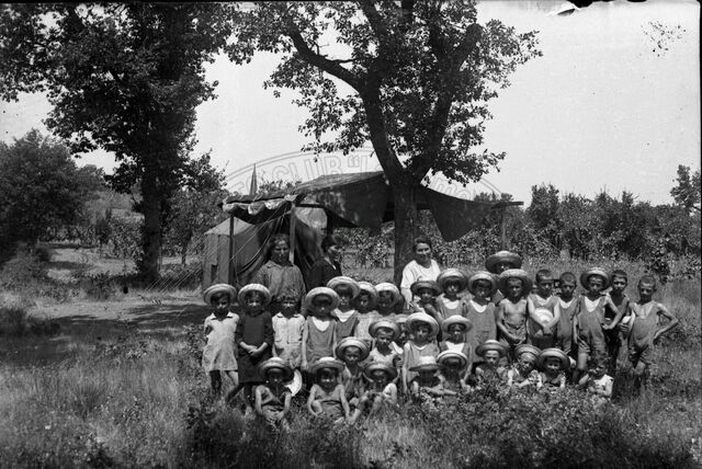 Bambini in colonia estiva