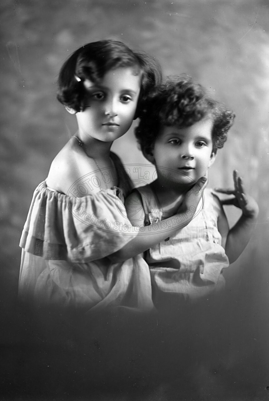 Ritratto di fratellini in studio