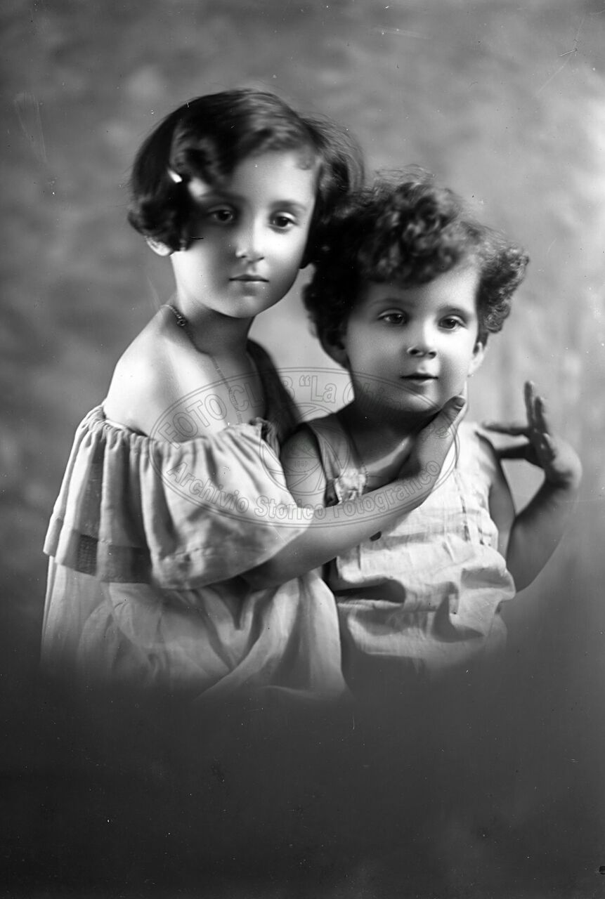 Ritratto di fratellini in studio