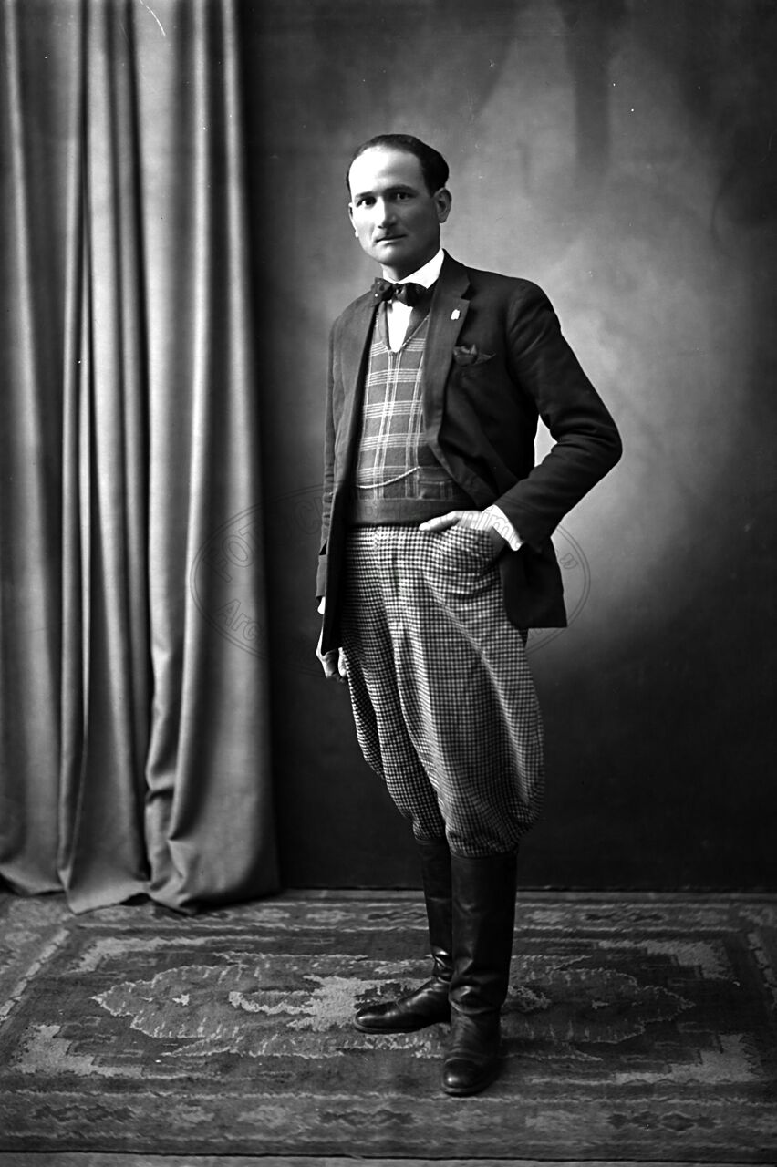 Figura di uomo in studio