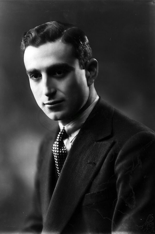 Ritratto di uomo in studio
