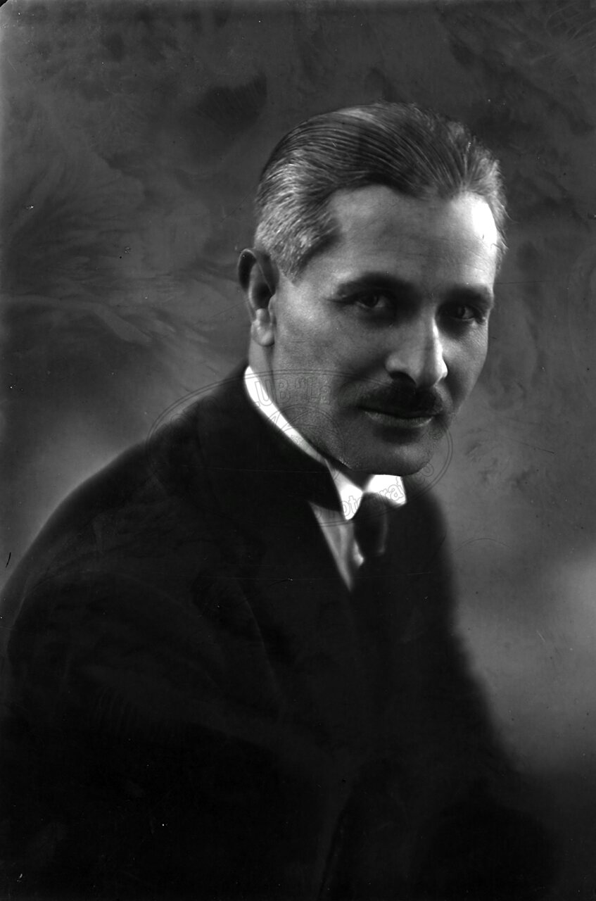 Ritratto di uomo in studio