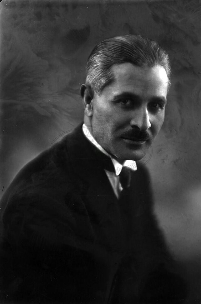 Ritratto di uomo in studio
