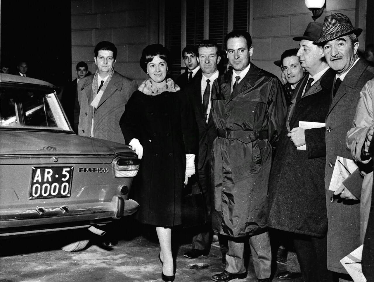 Consegna della targa auto AR 50000
