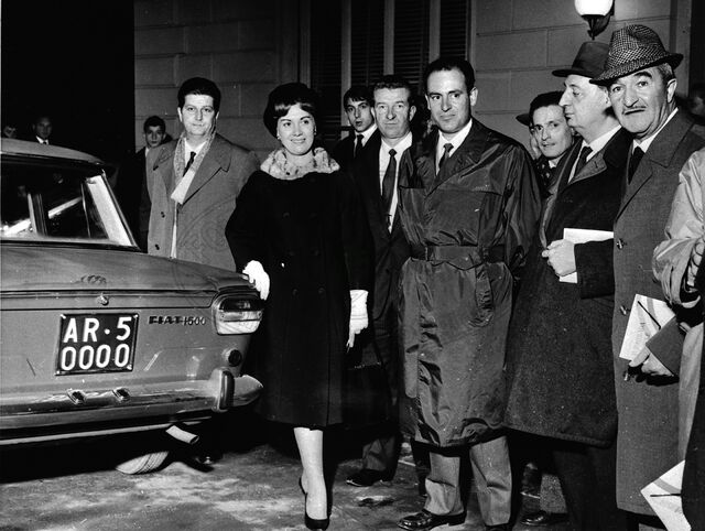Consegna della targa auto AR 50000