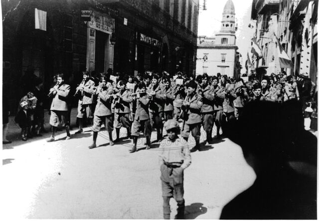 Sfilata in Via Cavour