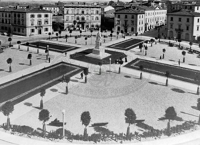 Panoramica di Piazza Guido Monaco