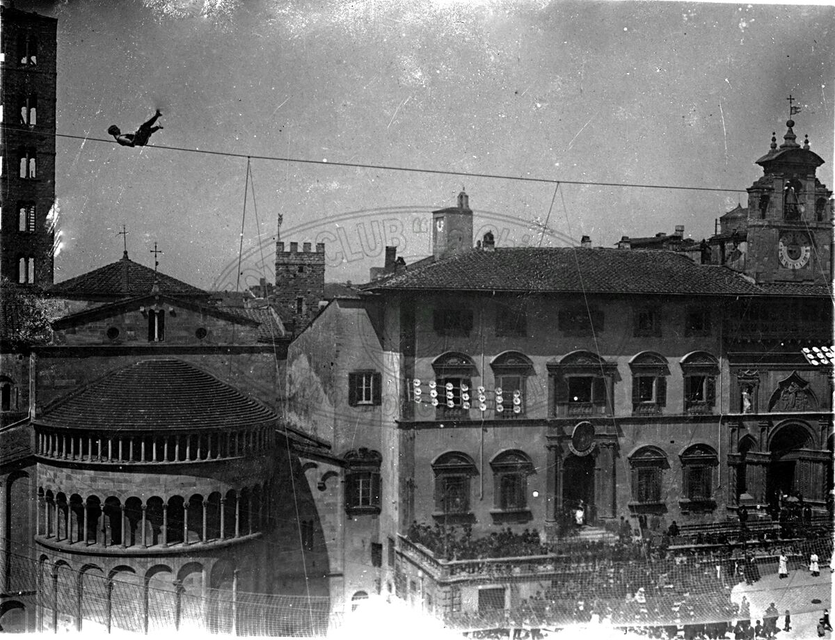 Funambolo in Piazza Grande (o Vasari)