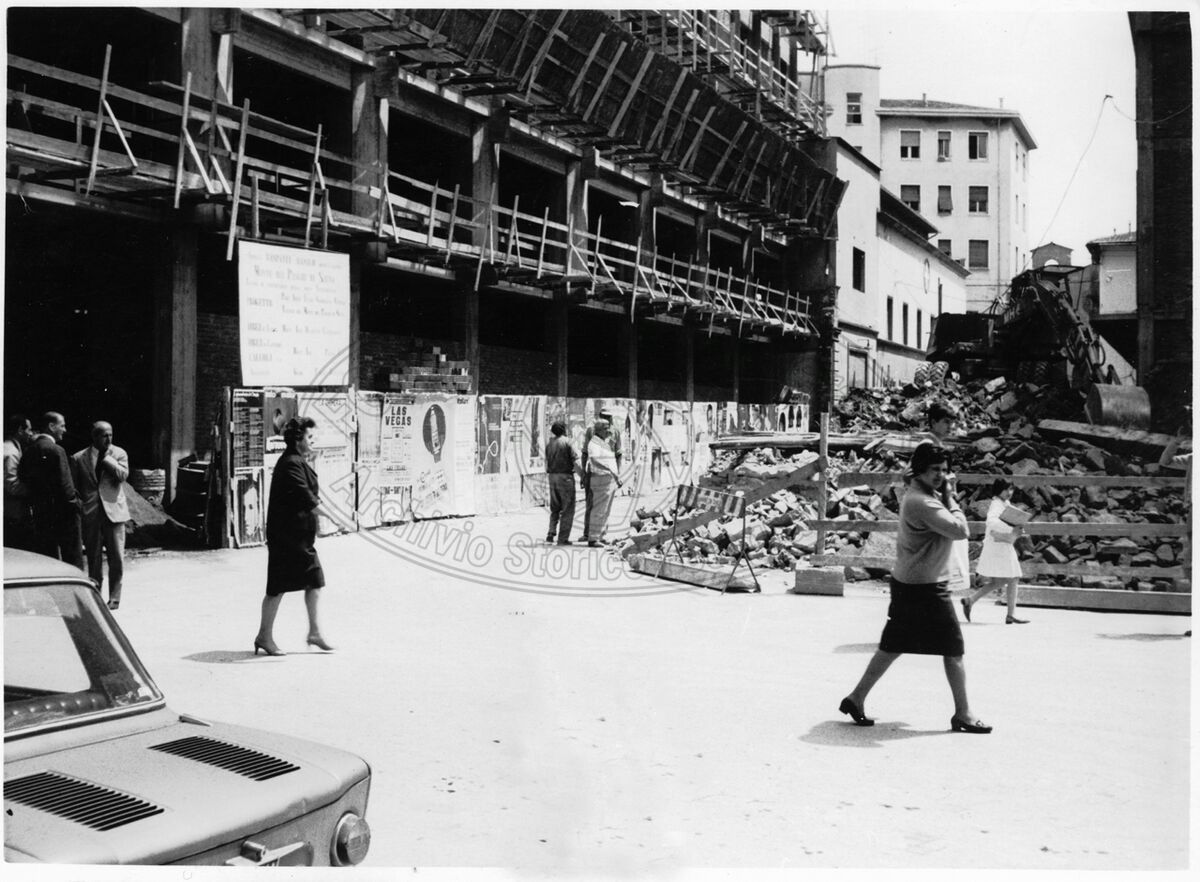 Piazza S. Iacopo (Jacopo)