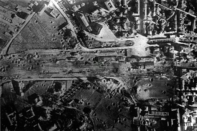La città dopo i bombardamenti