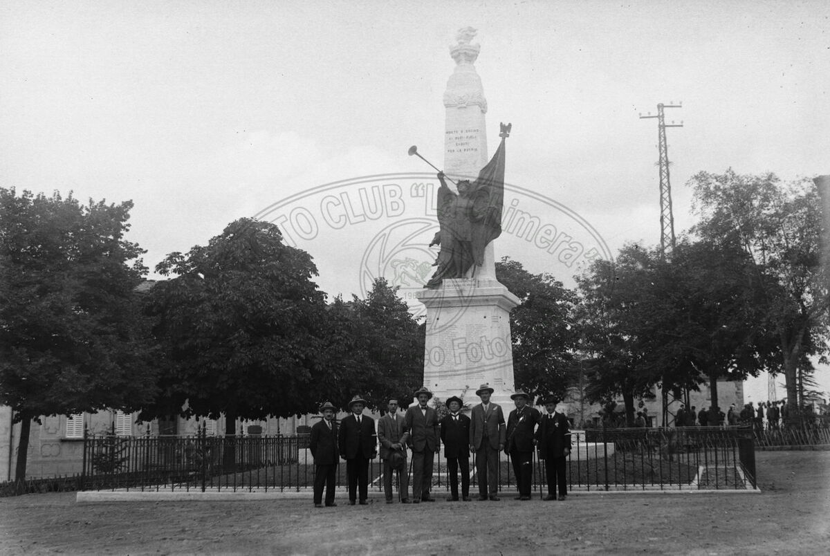 Stele monumentale