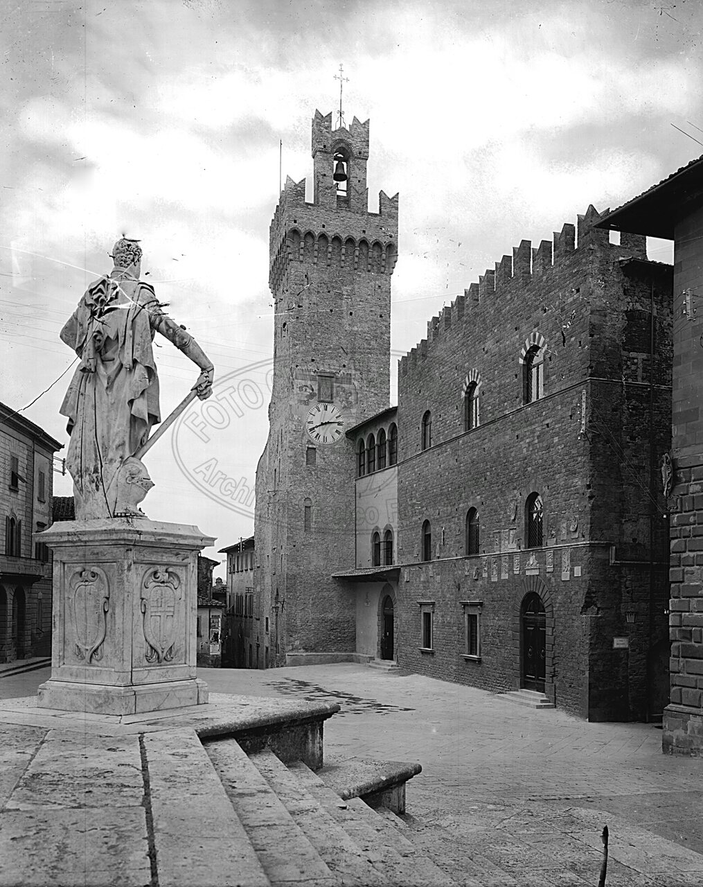 Piazza del Comune (dei Priori, della Libertà)