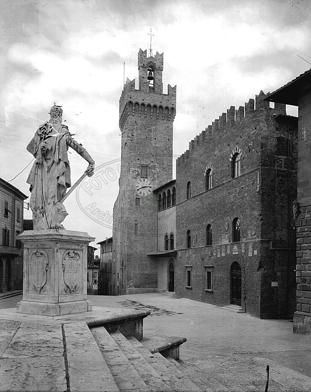 Piazza del Comune (dei Priori, della Libertà)