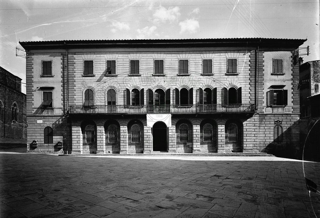 Piazza del Comune (dei Priori, della Libertà)