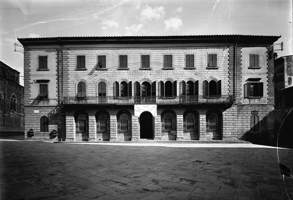 Piazza del Comune (dei Priori, della Libertà)