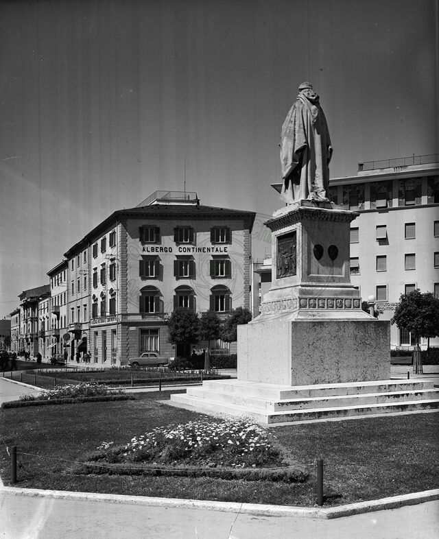Piazza Guido Monaco