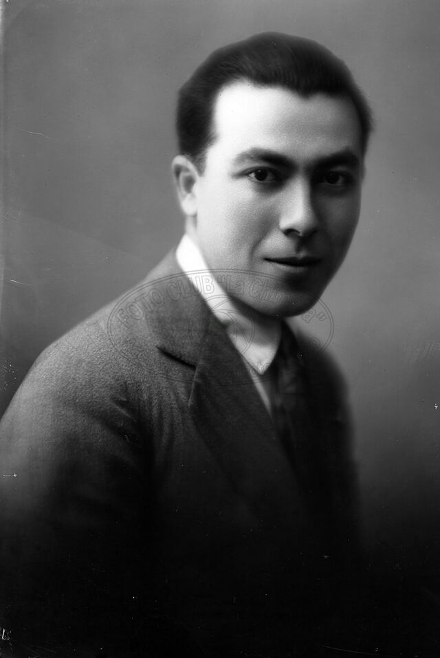 Ritratto di uomo in studio